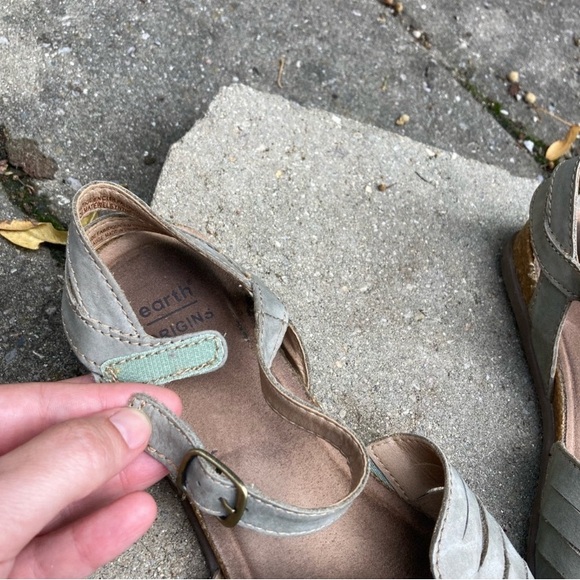 Earthshoe sandals, grey, pointy - Picture 9 of 9